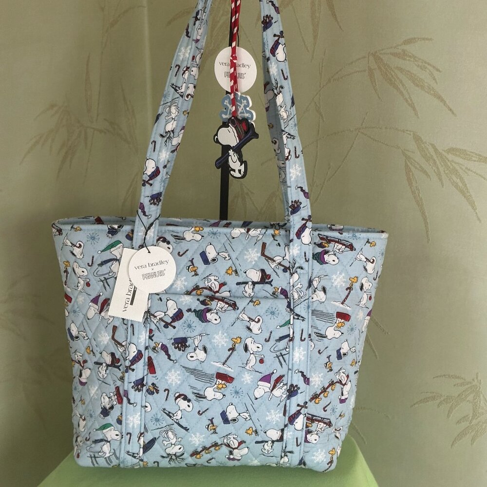 VERA BRADLEY PEANUTS SMALL VERA TOTE + BAG CHARM (SET):NWT SKI JUMP SNOOPY
